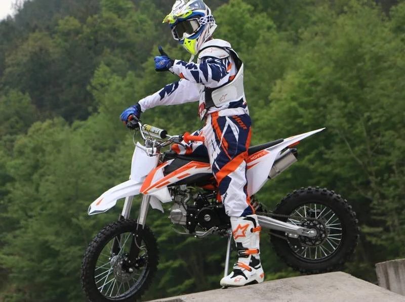 Pit bike Zeus 125cc 4T, 4 marce, ruota 14″ 17″ MY 2022 YX, foto 3