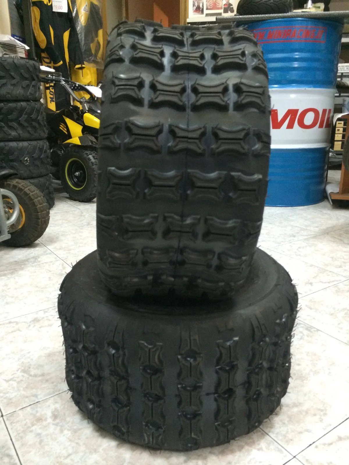 Gomma pneumatico 18x9.50-8 posteriore, foto 2