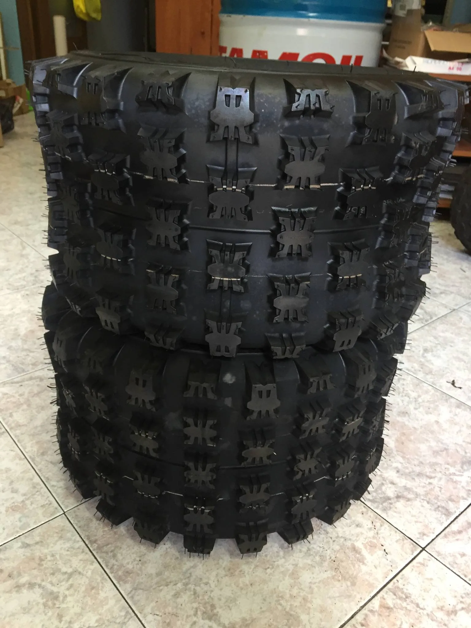2 gomme pneumatici quad 8″ CST ambush 18x10-8, foto 2