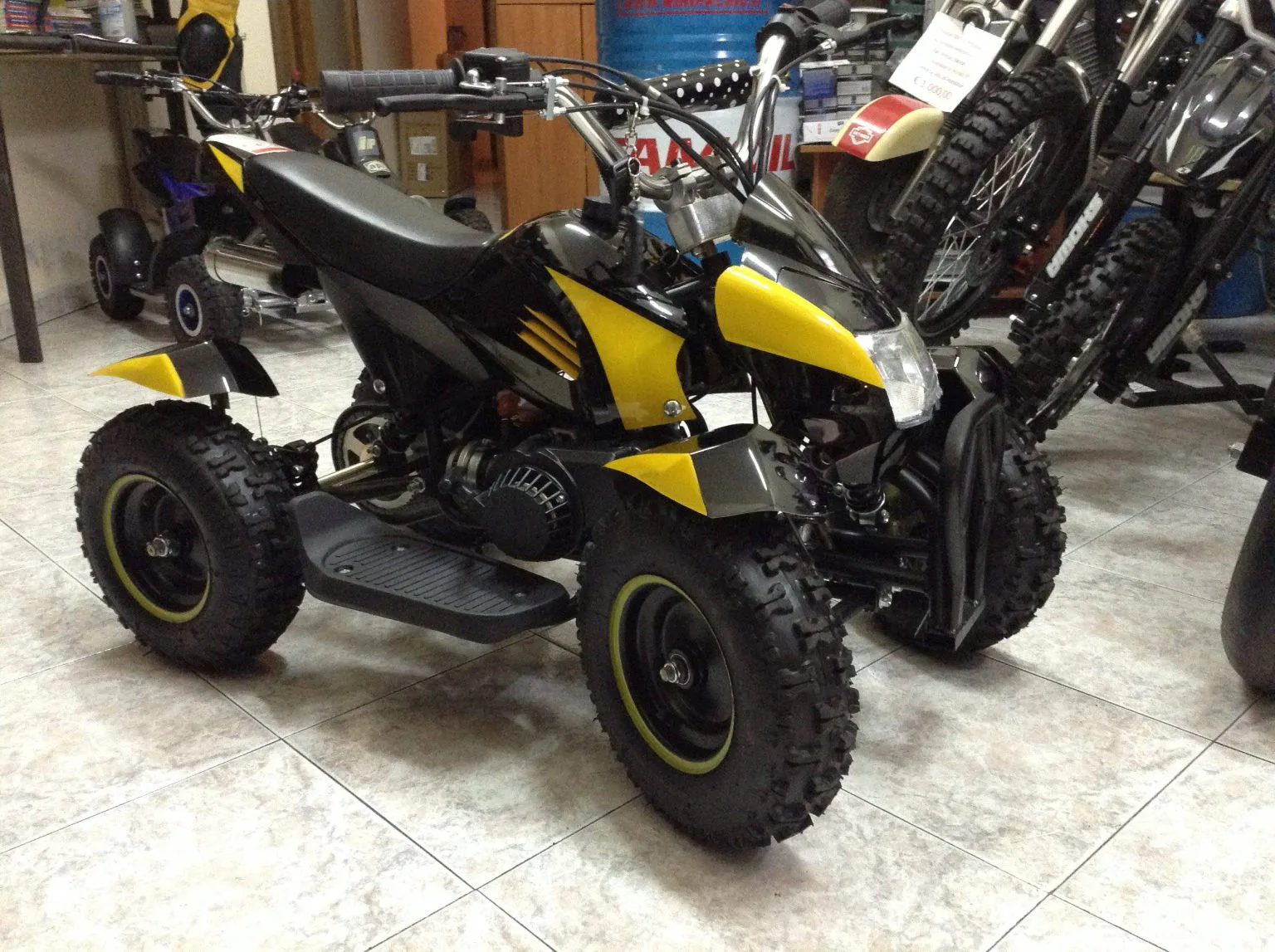 Mini quad Cobra 50cc 2T ruota 6″ avviamento elettrico luci telecomando