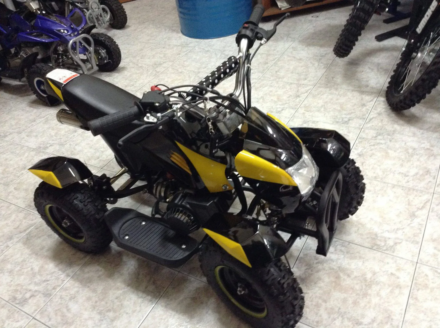 Mini quad Cobra 50cc 2T ruota 6″ avviamento elettrico luci telecomando, foto 2