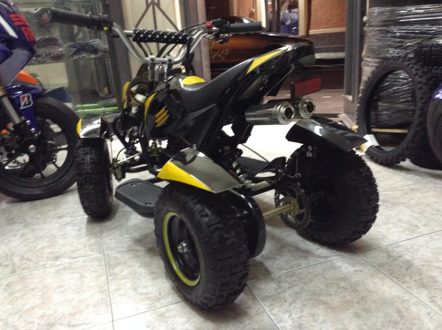 Mini quad Cobra 50cc 2T ruota 6″ avviamento elettrico luci telecomando, foto 3