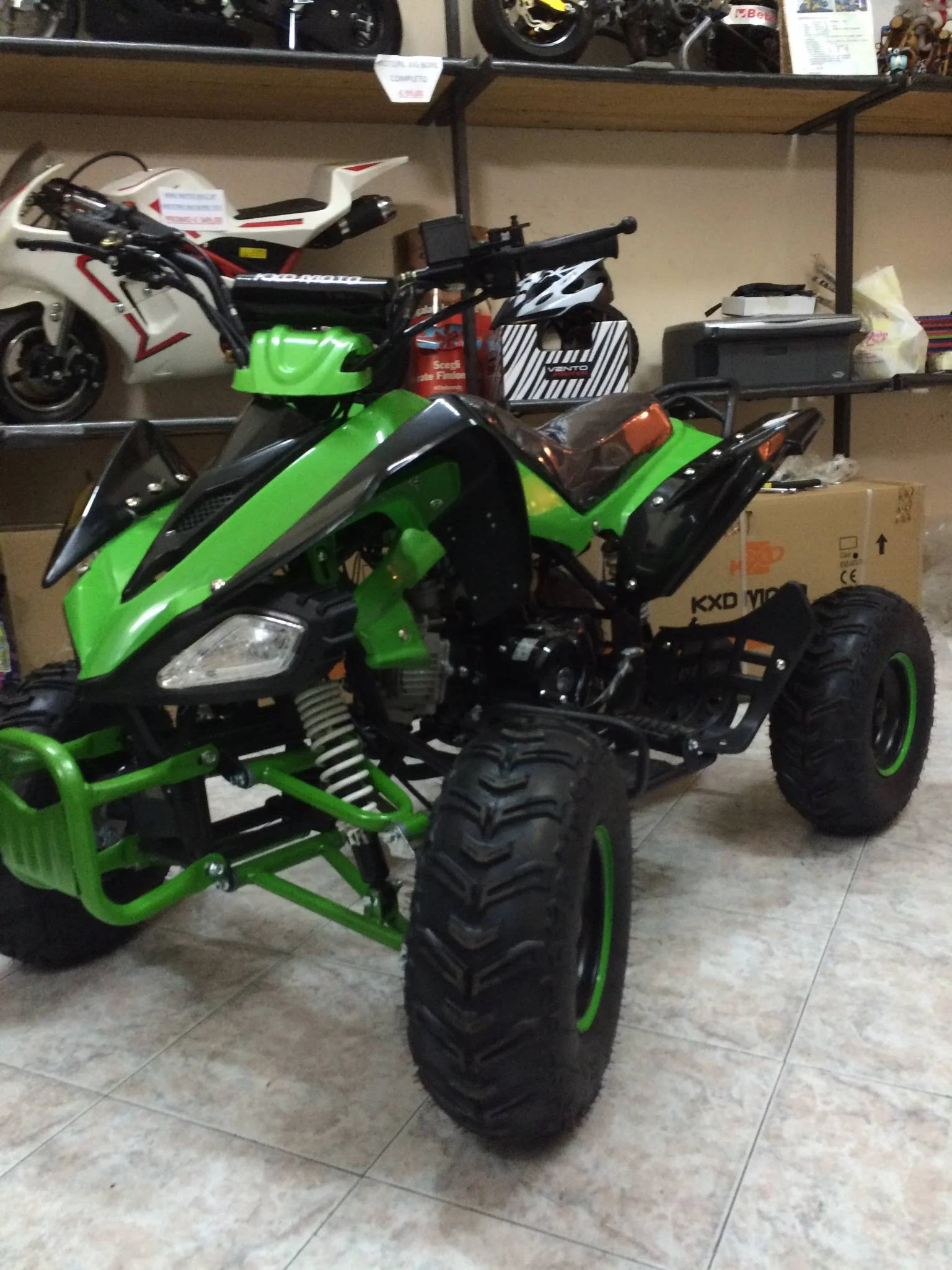 Quad Yama Look 125cc 4T ruota 7″ avviamento elettrico, luci, telecomando, retromarcia, foto 2