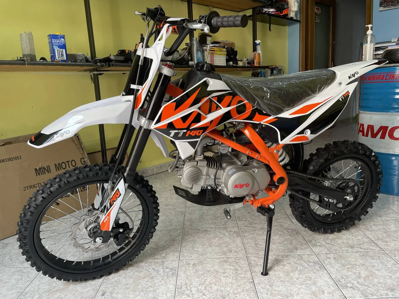 Pit bike Kayo 140cc 4T, 4 marce, ruota 14″ 17″ forcelle Marzocchi, foto 4
