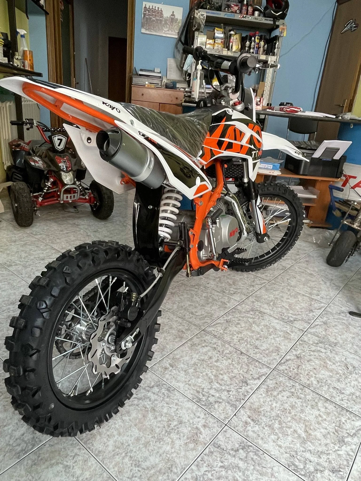 Pit bike Kayo 140cc 4T, 4 marce, ruota 14″ 17″ forcelle Marzocchi, foto 6