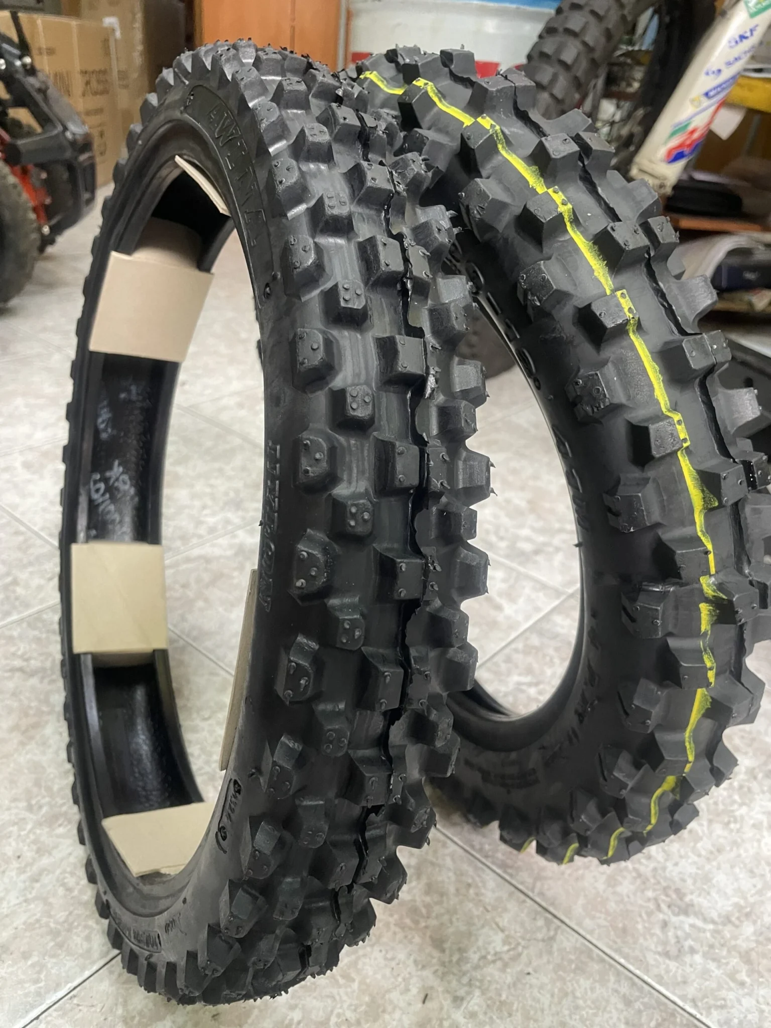 Coppia treno gomme cross awina 60/100-14 e 80/100-12