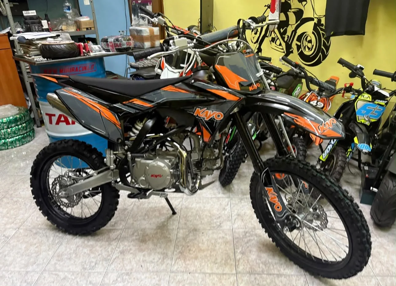 Pit bike Kayo 140cc 4T, 4 marce, ruota 16″i9″, avviamento elettrico, foto 9