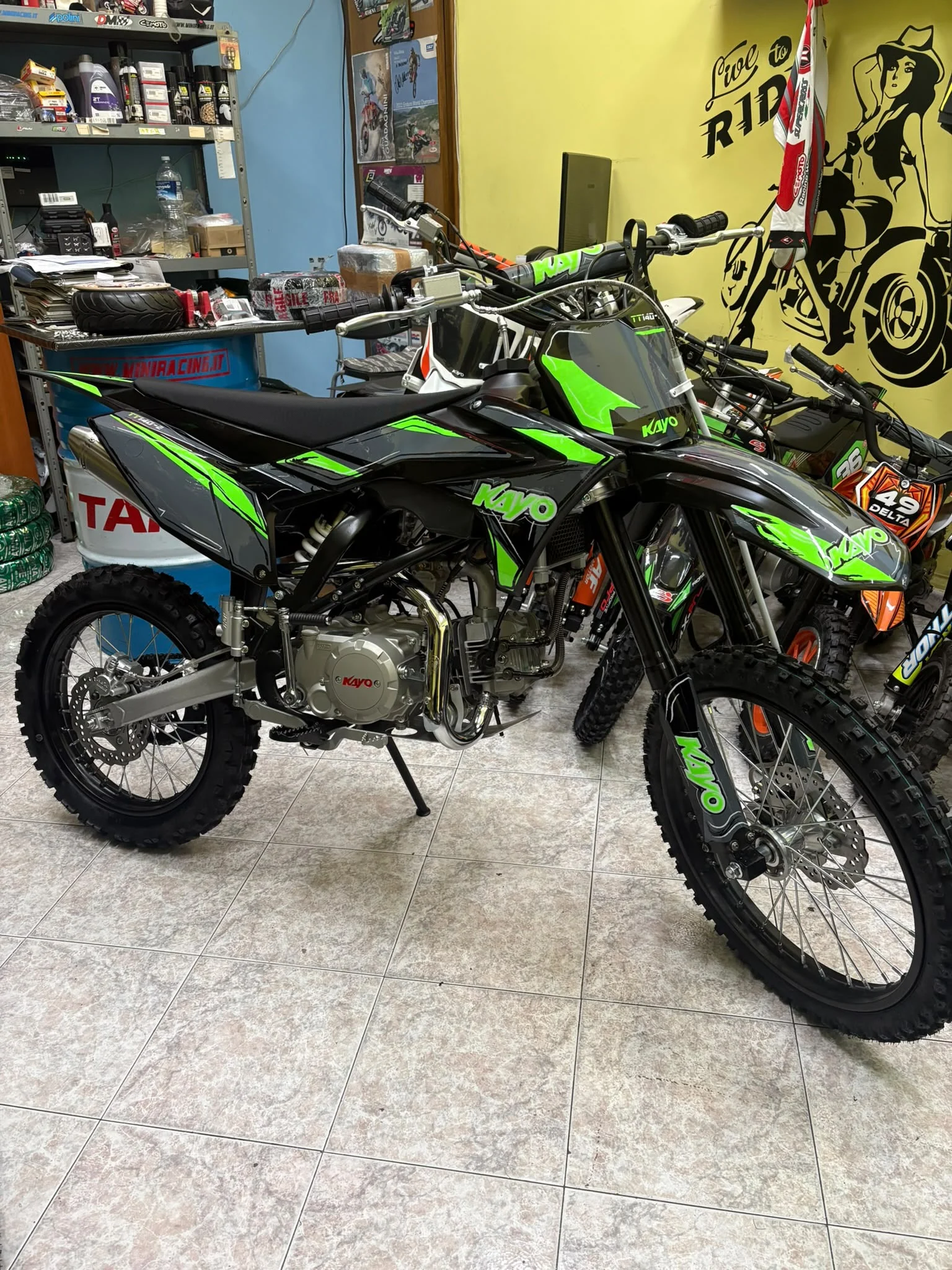 Pit bike Kayo 140cc 4T, 4 marce, ruota 16″i9″, avviamento elettrico, foto 6